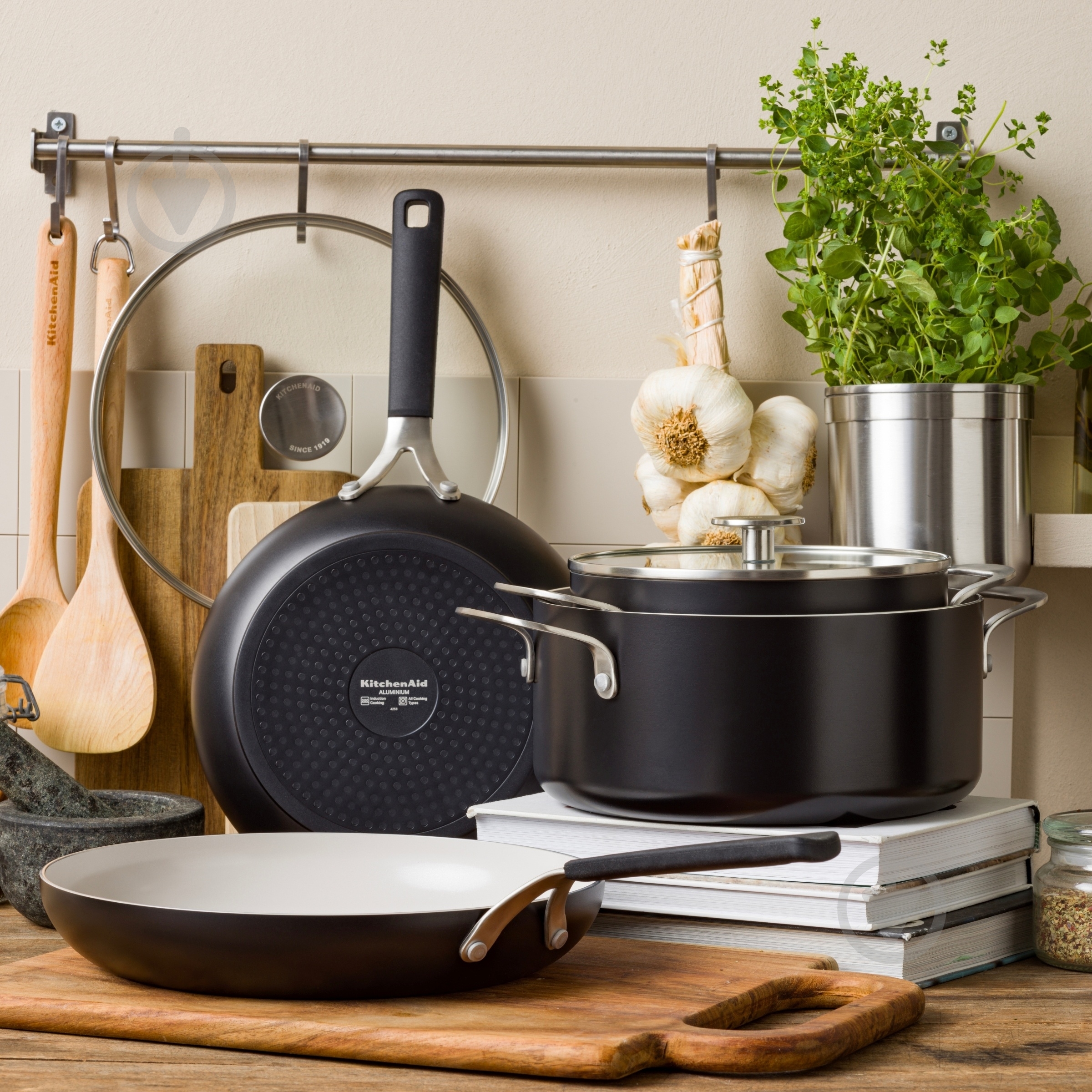 Сковорода KitchenAid АС, 28 см, матовий чорний (CC009720-001) - фото 2