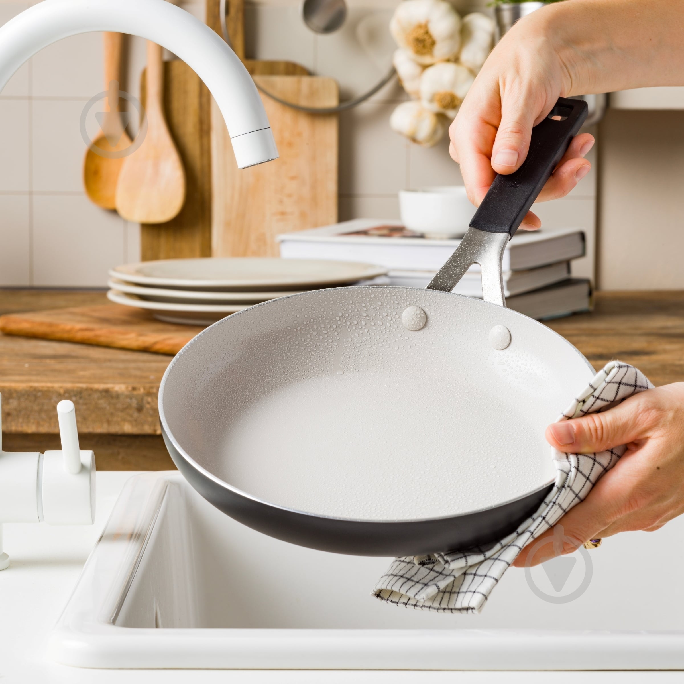 Сковорода KitchenAid АС, 28 см, матовий чорний (CC009720-001) - фото 6