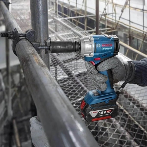 Гайковерт акумуляторний Bosch Professional GDS 18V-350 350 Нм 06019M5021 - фото 11 Гайковерт акумуляторний Bosch Professional GDS 18V-350 350 Нм 06019M5021 - фото 11