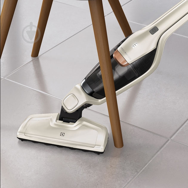 Пылесос аккумуляторный Electrolux EERC75SW white - фото 6 Пылесос аккумуляторный Electrolux EERC75SW white - фото 6