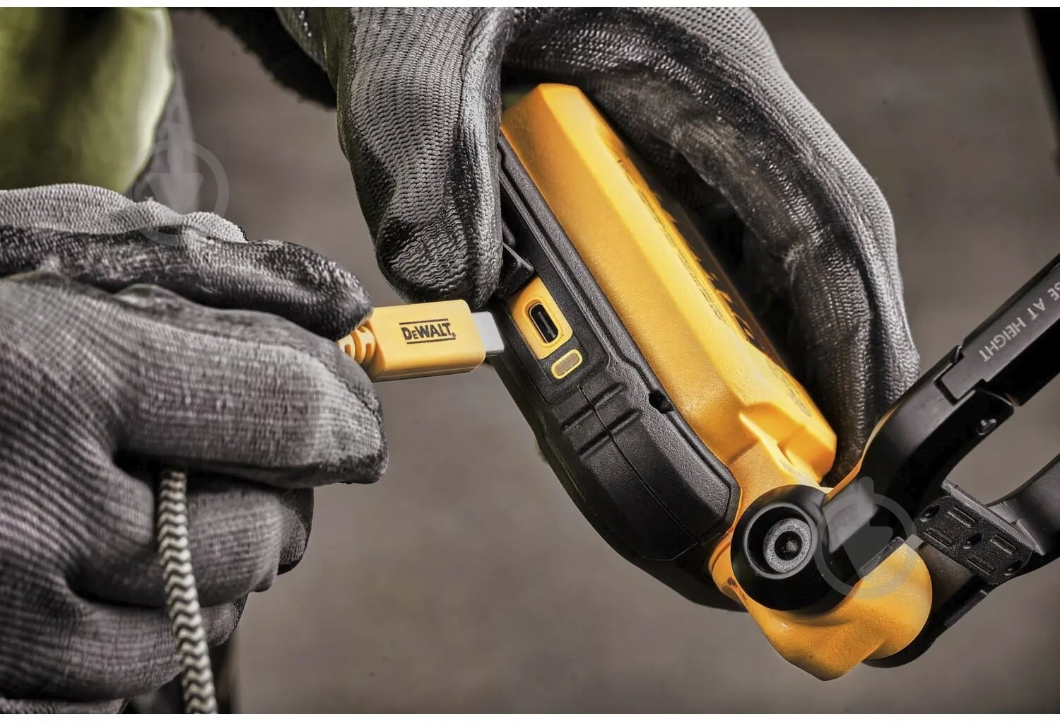 Світлодіодний ліхтарик DeWalt 3,6V DCL182 - фото 10 Світлодіодний ліхтарик DeWalt 3,6V DCL182 - фото 10
