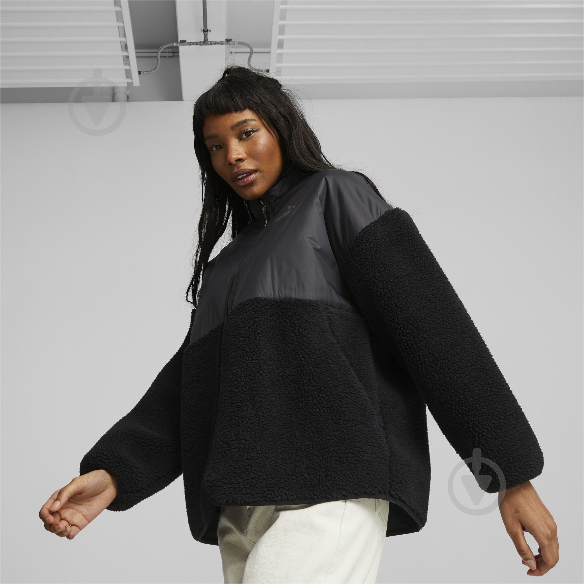 Куртка женская Puma SHERPA HYBRID JACKET 67537101 р.S черная - фото 3 Куртка женская Puma SHERPA HYBRID JACKET 67537101 р.S черная - фото 3