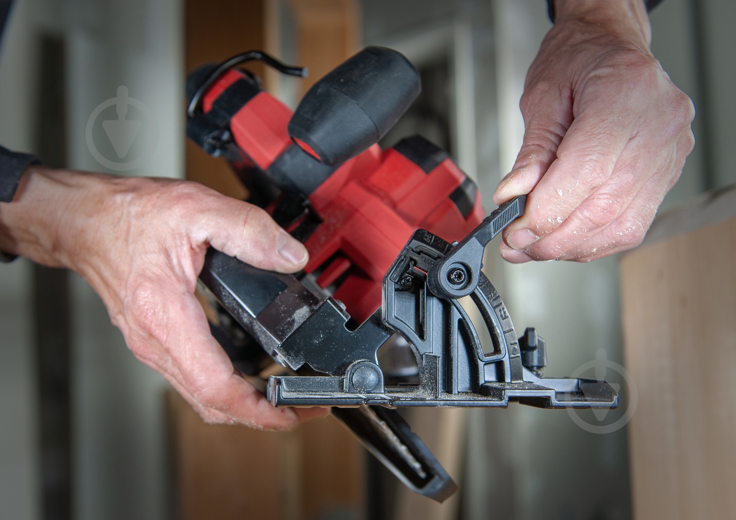 Пила дисковая SKIL SW1E3571CA - фото 5 Пила дисковая SKIL SW1E3571CA - фото 5