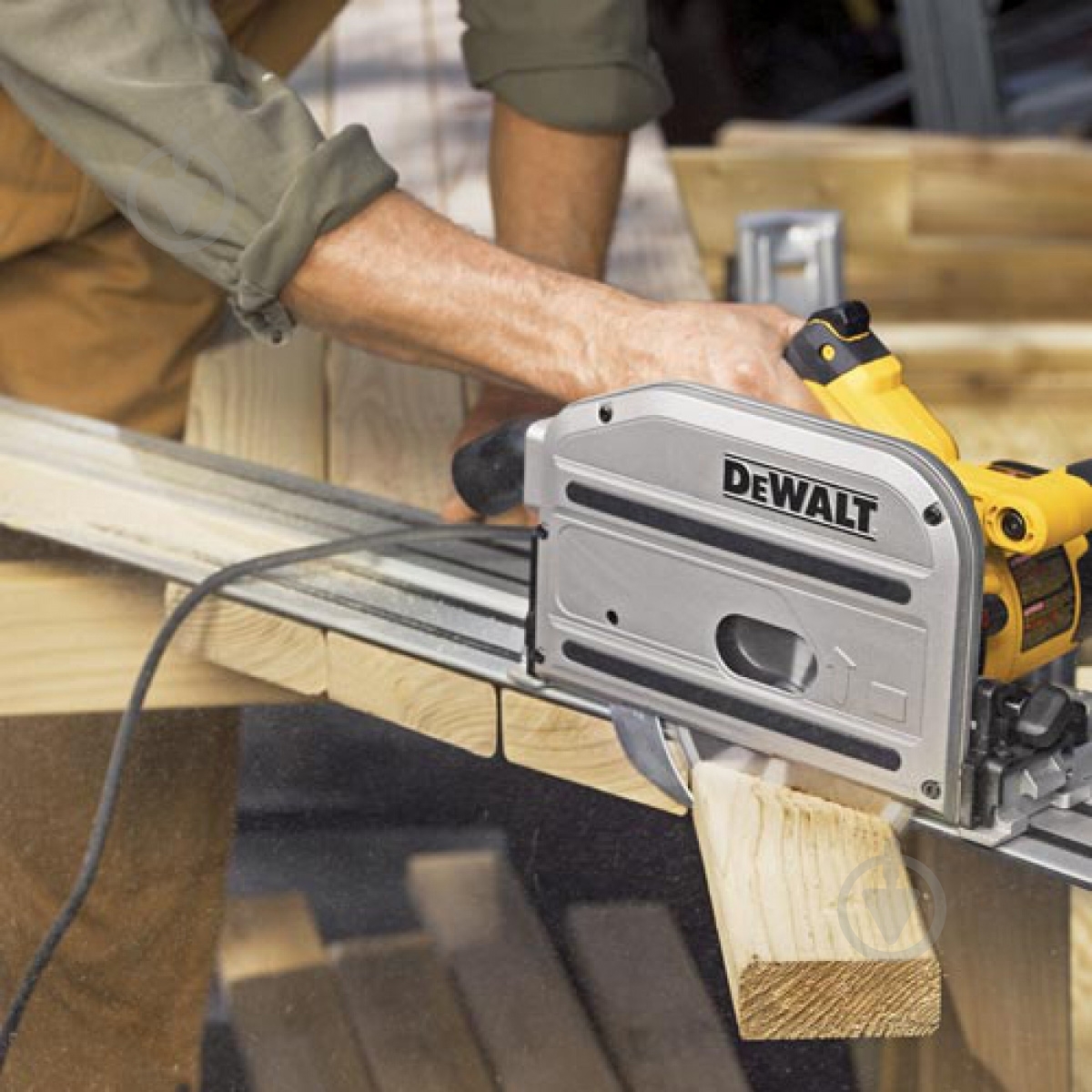 Пилка дискова DeWalt заглибна DWS520K - фото 2
