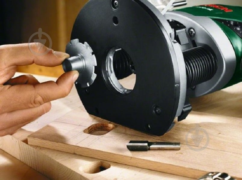 Фрезер Bosch POF 1200 AE 060326A100 - фото 4 Фрезер Bosch POF 1200 AE 060326A100 - фото 4