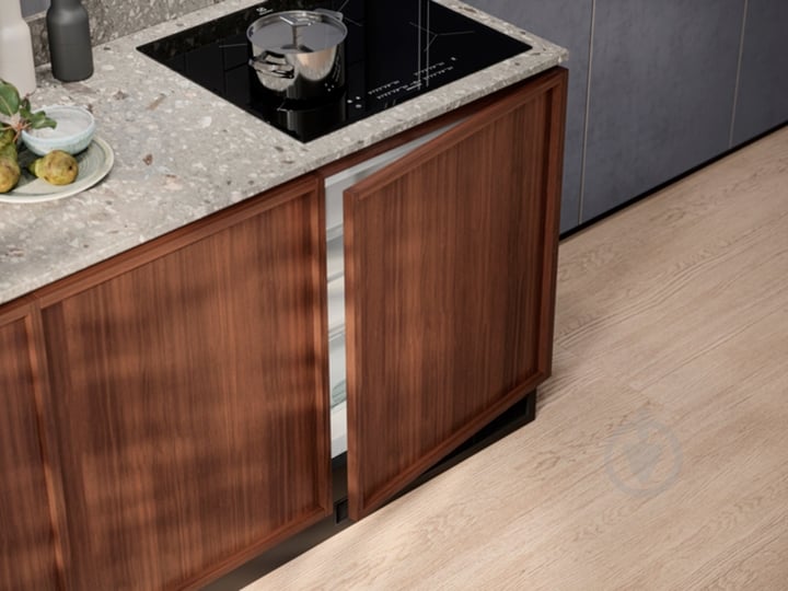 Вбудовувана морозильна камера Electrolux LYB2AE82S - фото 2