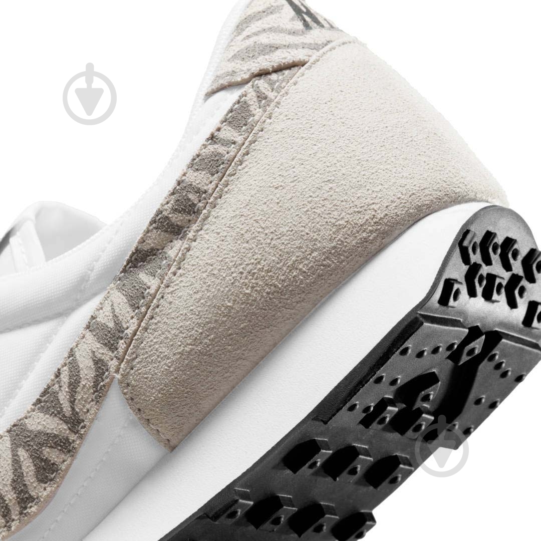 Кросівки жіночі Nike DBreak SE DM3346-101 р.39 білі - фото 10