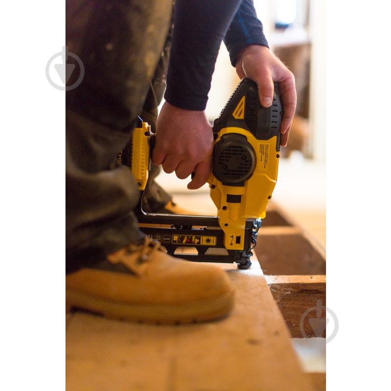 Степлер аккумуляторный Stanley FMC792D2 - фото 2 Степлер аккумуляторный Stanley FMC792D2 - фото 2