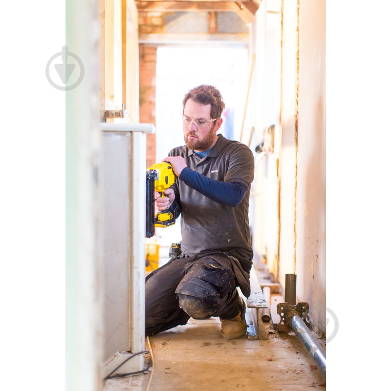 Степлер аккумуляторный Stanley FMC792D2 - фото 4 Степлер аккумуляторный Stanley FMC792D2 - фото 4