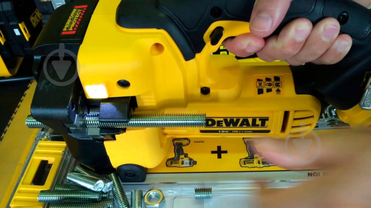 Электроножницы аккумуляторные DeWalt DCS350NT - фото 5