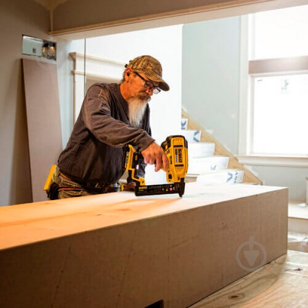 Степлер аккумуляторный DeWalt DCN681N - фото 8