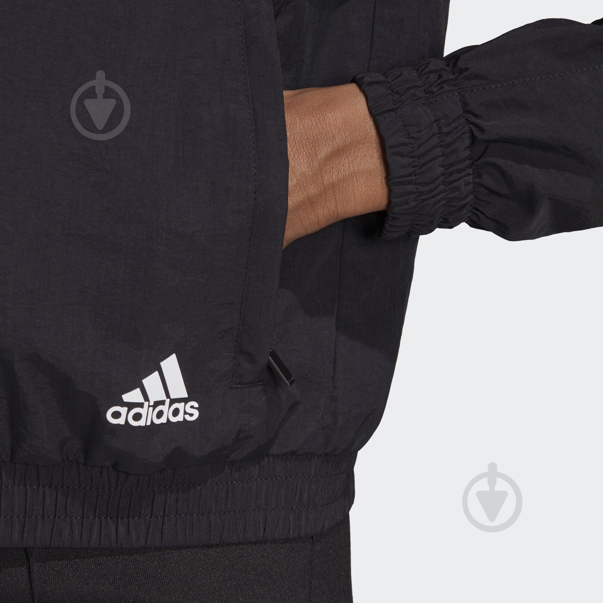 Вітрівка жіноча демісезонна Adidas W St Bomber FI6737 р.XS чорна - фото 8