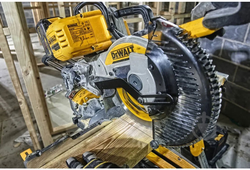 Пила торцювальна DeWalt DCS727T2 - фото 5