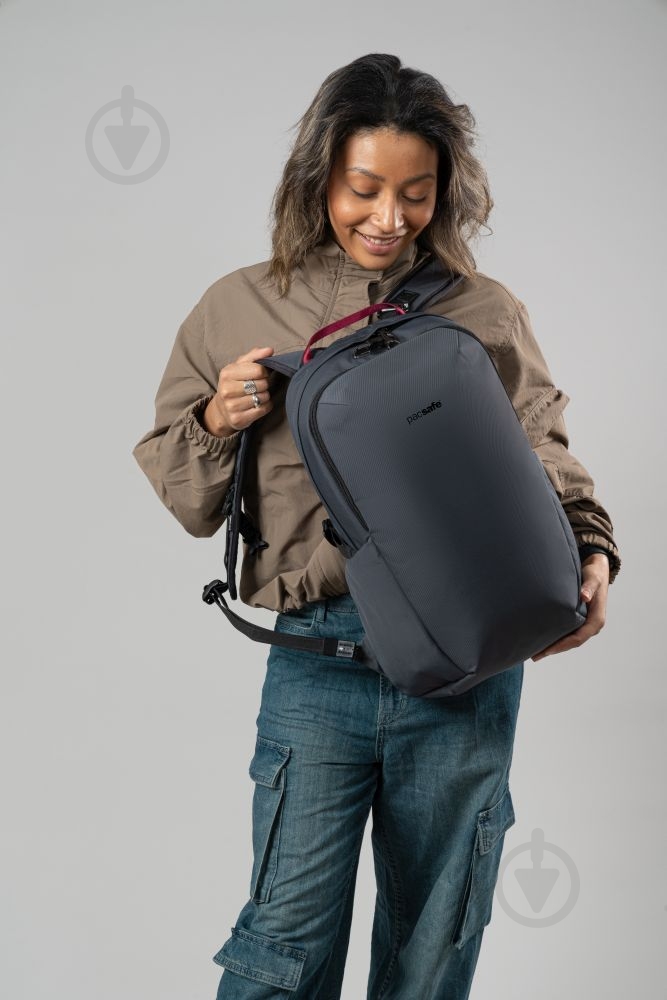 Рюкзак Pacsafe Vibe 25L backpack 25 л графітовий - фото 10 Рюкзак Pacsafe Vibe 25L backpack 25 л графітовий - фото 10