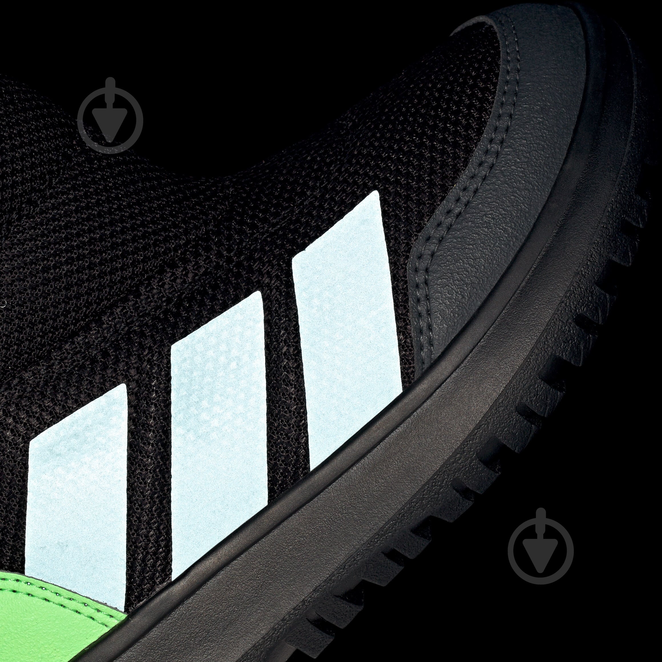 Ботинки Adidas Winterplay C JQ2630 р.33 черный - фото 10