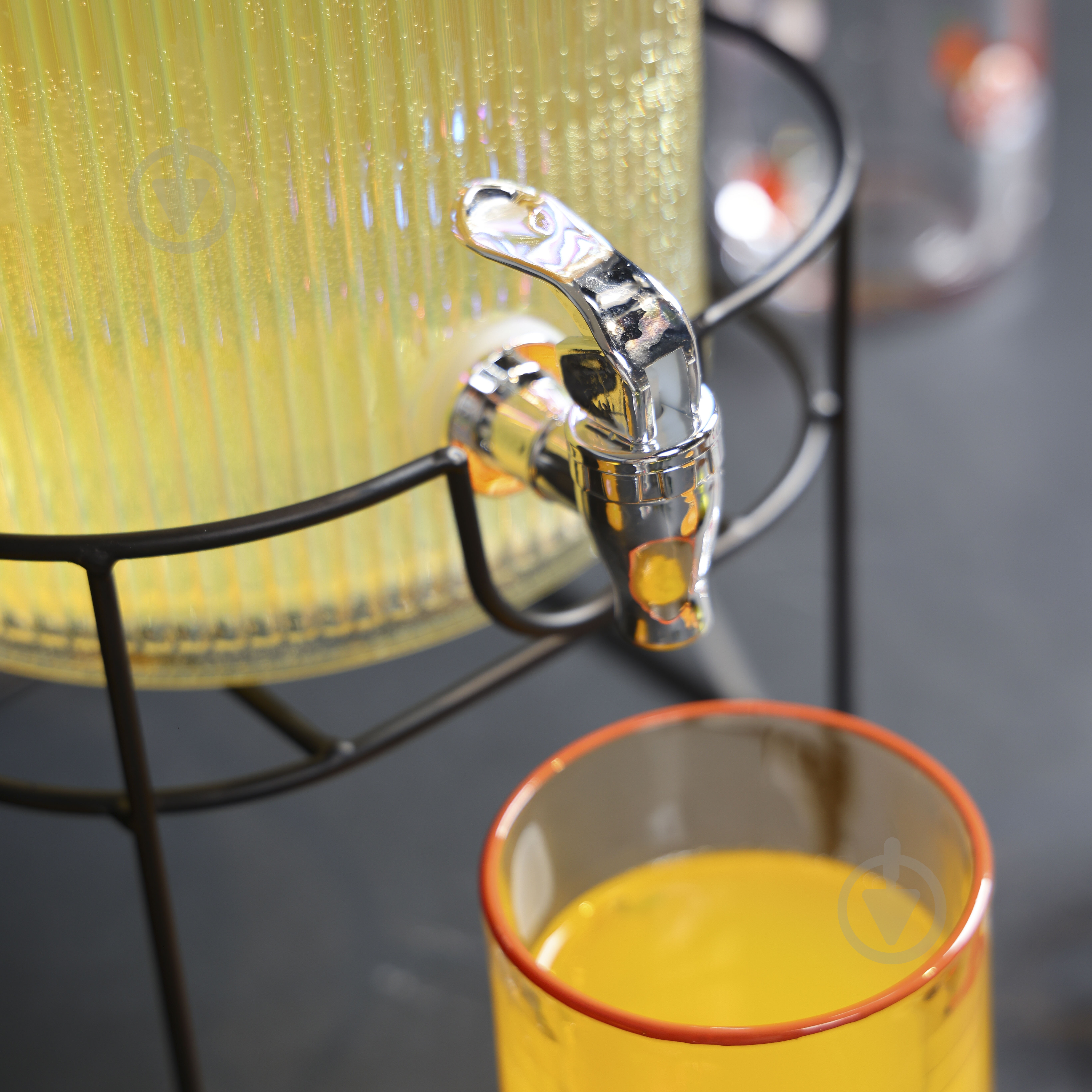 Стакан для воды Maxmark Orаnge 400 мл 1 шт. - фото 7 Стакан для воды Maxmark Orаnge 400 мл 1 шт. - фото 7