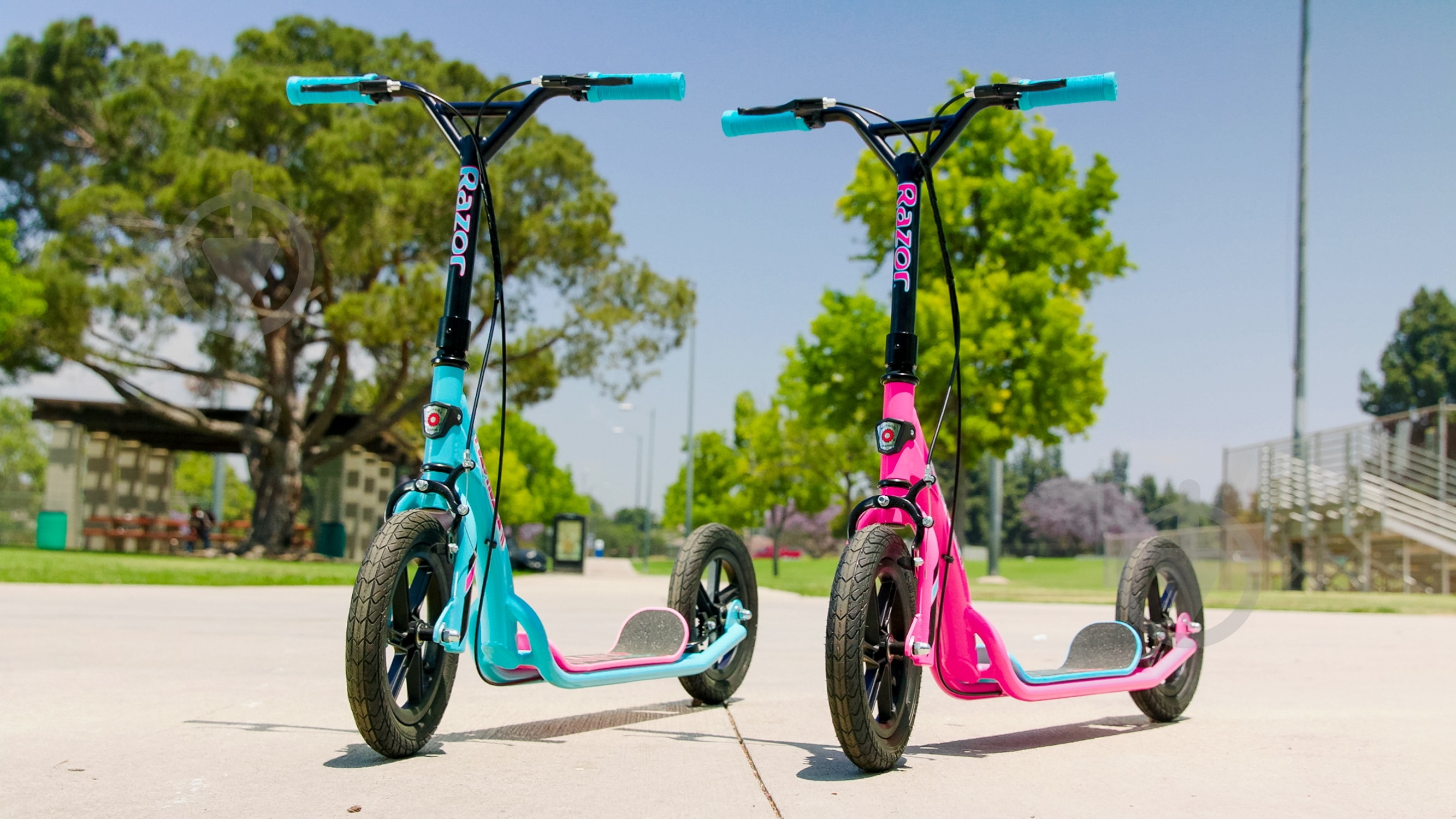 Самокат Razor Flashback розовый 859107 - фото 3 Самокат Razor Flashback розовый 859107 - фото 3