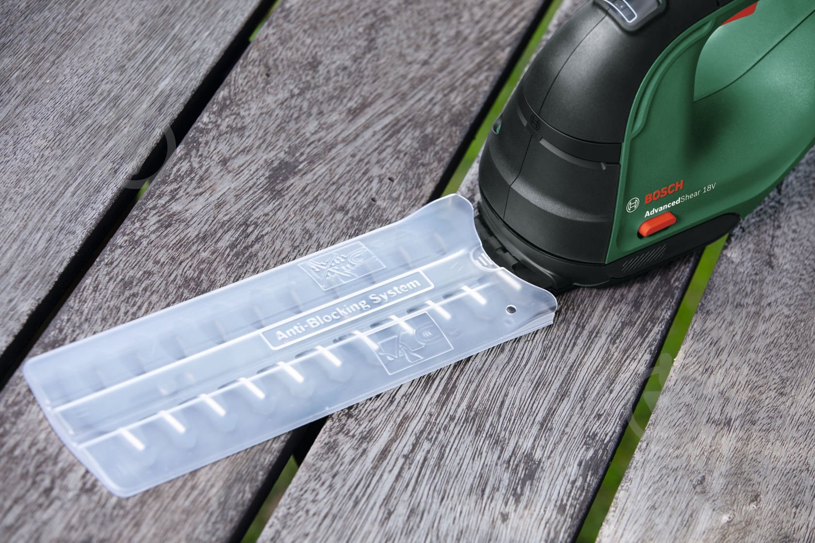 Ножницы для травы и кустов Bosch AdvancedShear 18V-10 + Аккумулятор PBA 18V 2,0Ah + Зарядное устройство - фото 11 Ножницы для травы и кустов Bosch AdvancedShear 18V-10 + Аккумулятор PBA 18V 2,0Ah + Зарядное устройство - фото 11