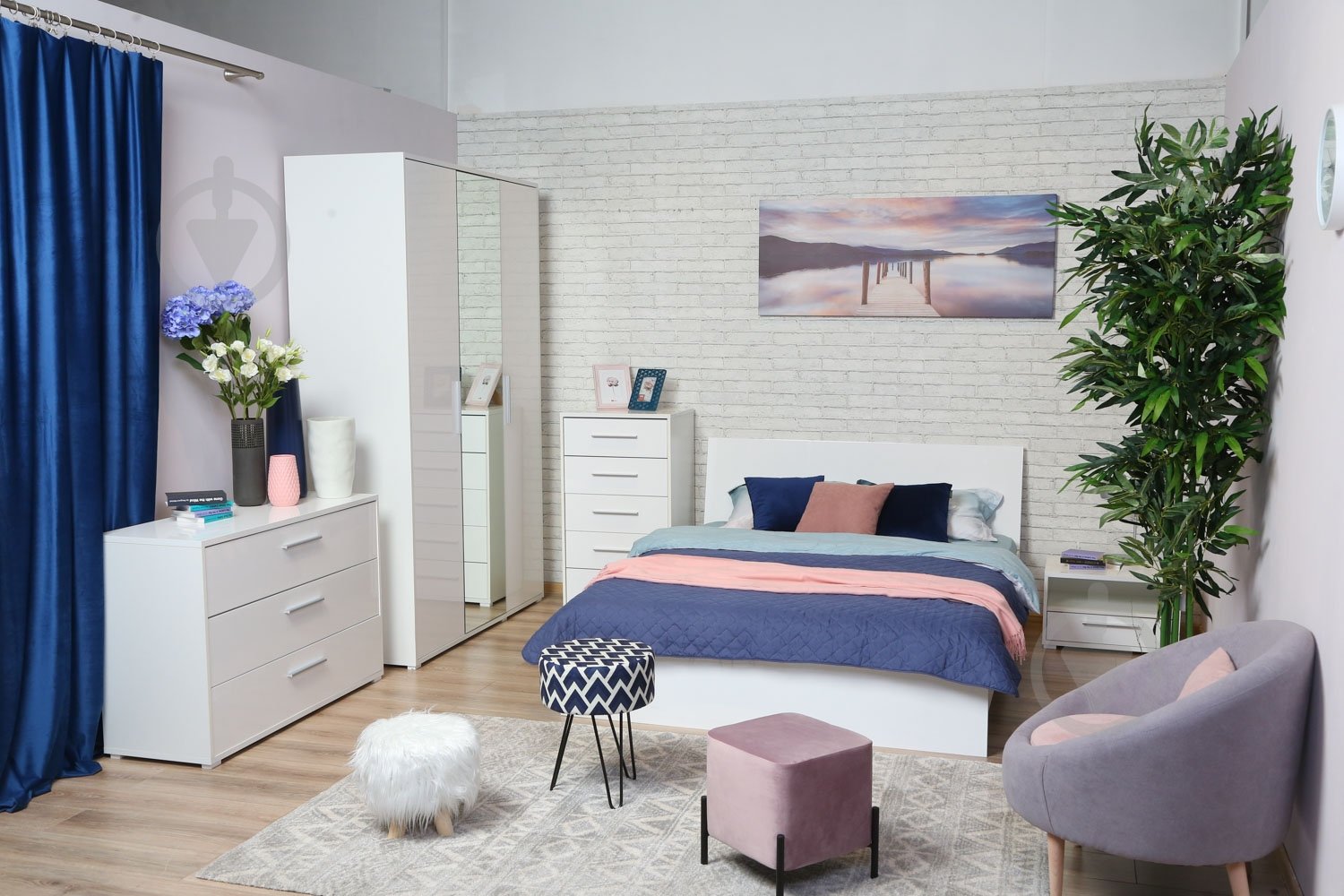 Шкаф Embawood Mirina 3-дверный 2270х1510х585 мм белый / белый лак - фото 2 Шкаф Embawood Mirina 3-дверный 2270х1510х585 мм белый / белый лак - фото 2