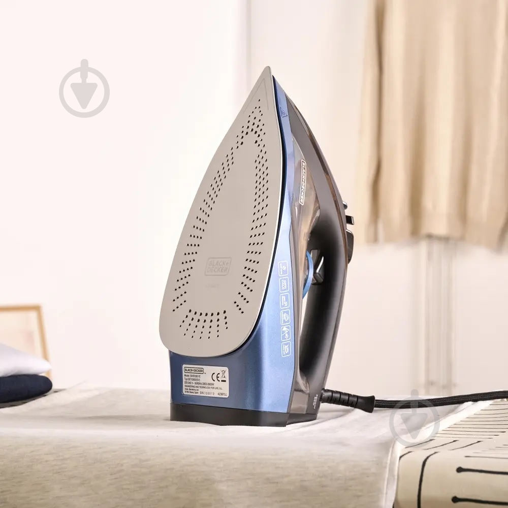 Утюг Black+Decker BXIR2801E - фото 3