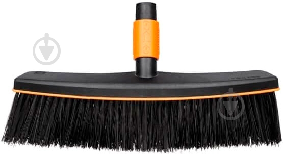 Щетка для улицы Fiskars QuikFit 135533 - фото 1
