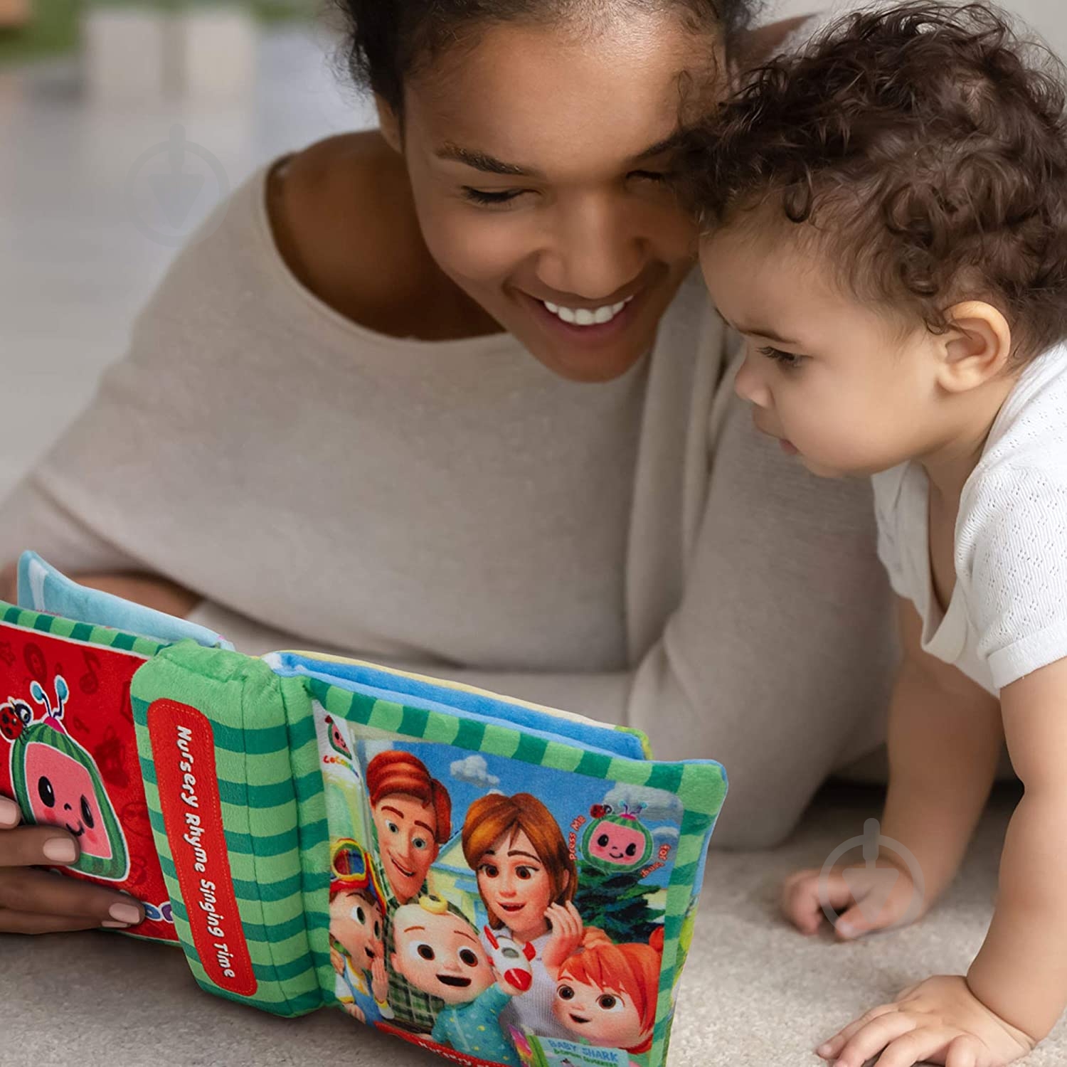 Іграшка інтерактивна CoComelon Feature Roleplay Музична плюшева книга CMW0025 - фото 7 Іграшка інтерактивна CoComelon Feature Roleplay Музична плюшева книга CMW0025 - фото 7