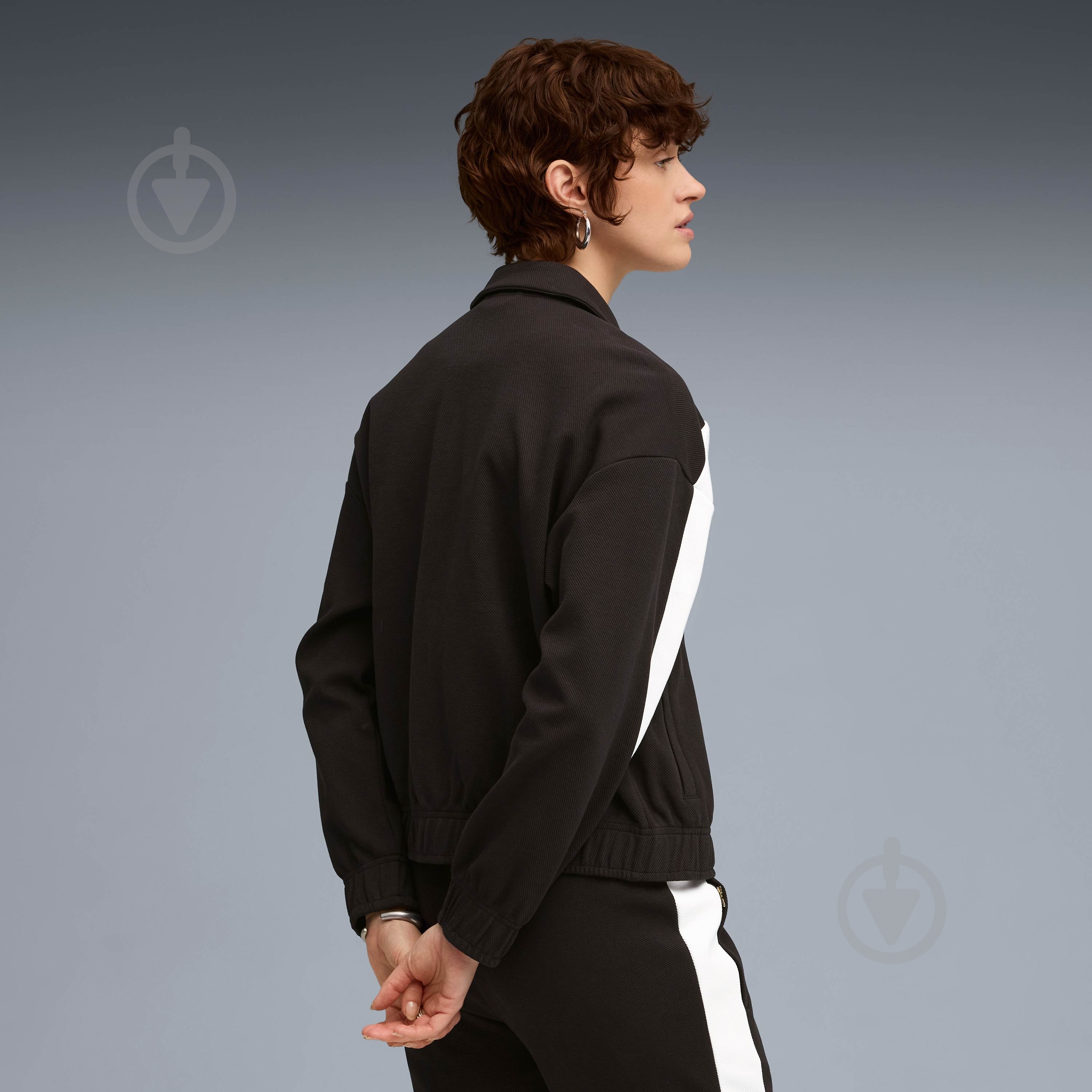 Джемпер Puma T7 Relaxed Track Jacket 63213701 р.XS чорний - фото 2 Джемпер Puma T7 Relaxed Track Jacket 63213701 р.XS чорний - фото 2