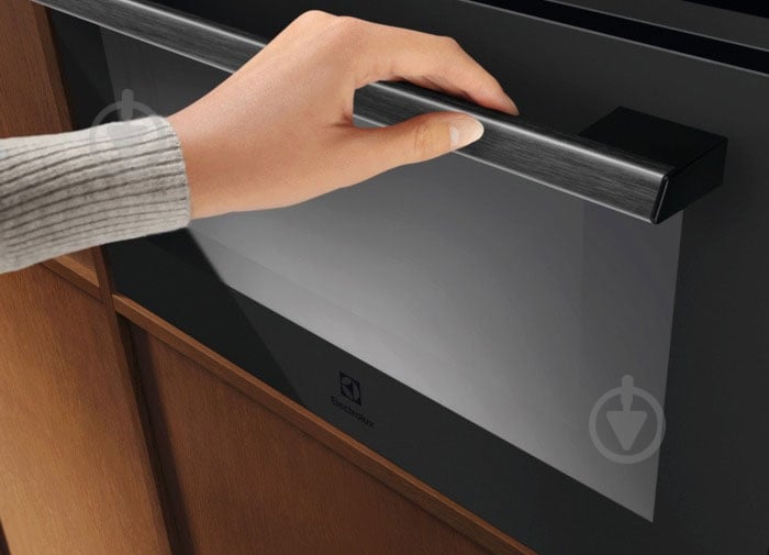 Встраиваемая микроволновая печь Electrolux EVM9E2XT - фото 5