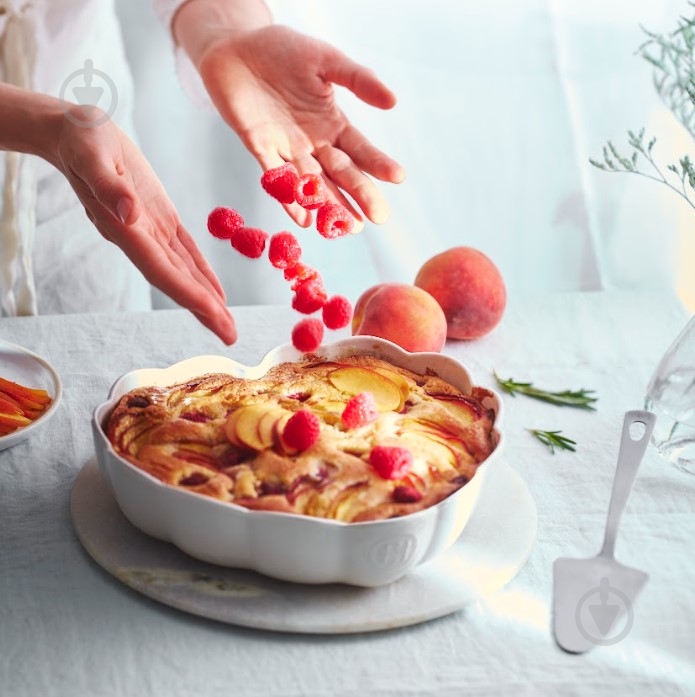 Форма для випічки Emile Henry Серце 1,8 л бежева (026153) - фото 2 Форма для випічки Emile Henry Серце 1,8 л бежева (026153) - фото 2