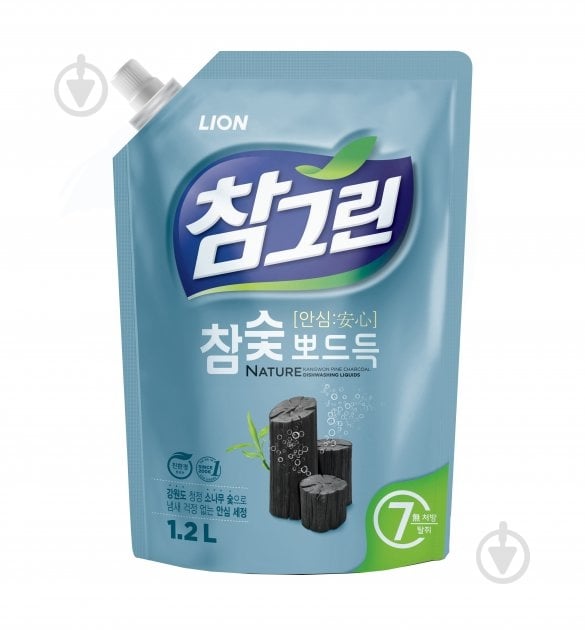 Средство для ручного мытья посуды LION KOREA Древесный уголь 1,2 л - фото 1