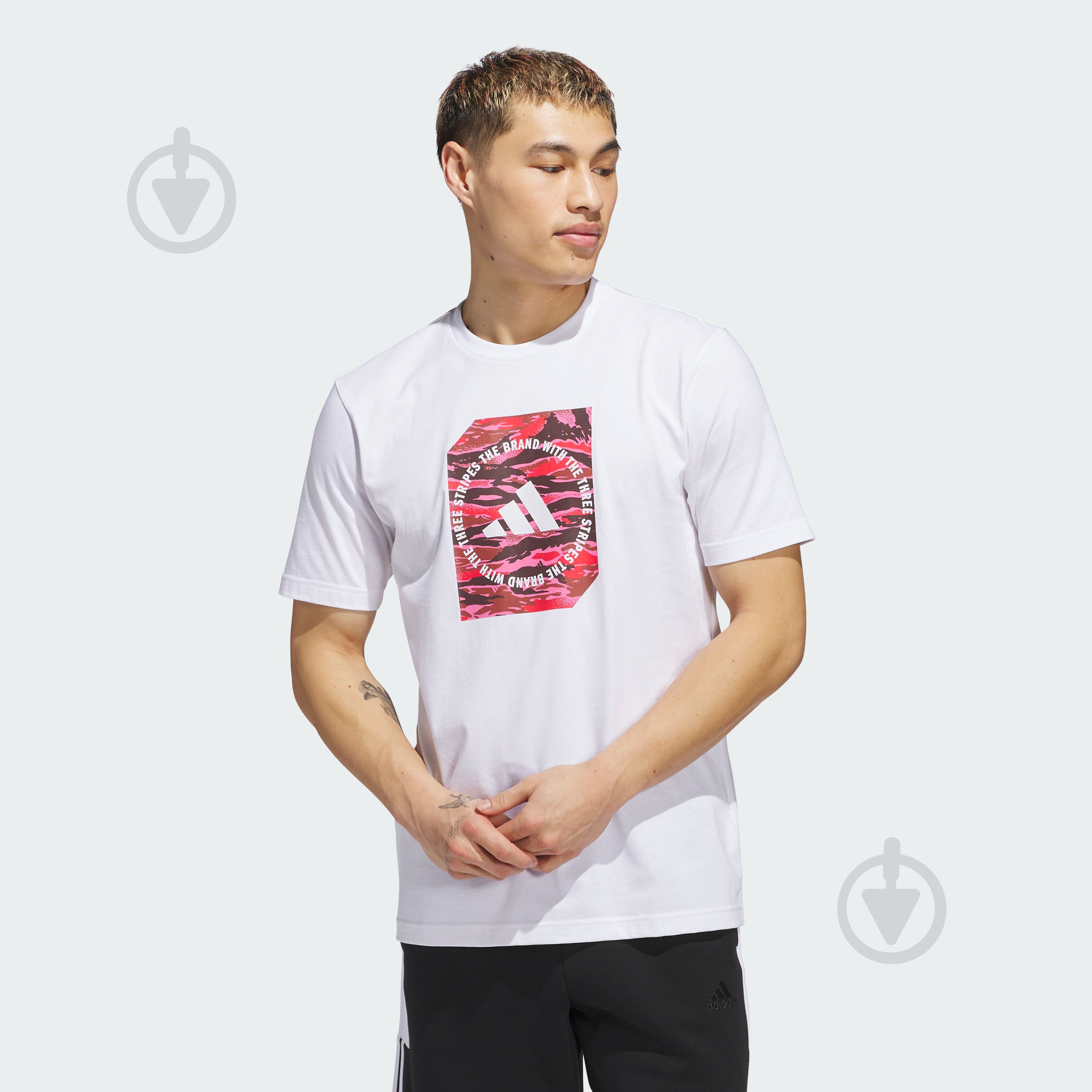 Футболка Adidas M C CAMO BOX T JI6763 р.2XL белый - фото 1 Футболка Adidas M C CAMO BOX T JI6763 р.2XL белый - фото 1