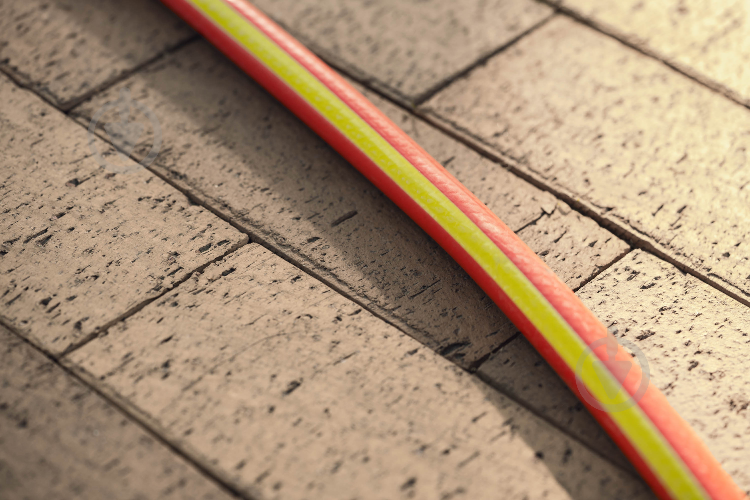 Шланг для полива 2E AquaFlex Orange 3/4" 50 м (2E-GHE34OE50) - фото 2 Шланг для полива 2E AquaFlex Orange 3/4" 50 м (2E-GHE34OE50) - фото 2