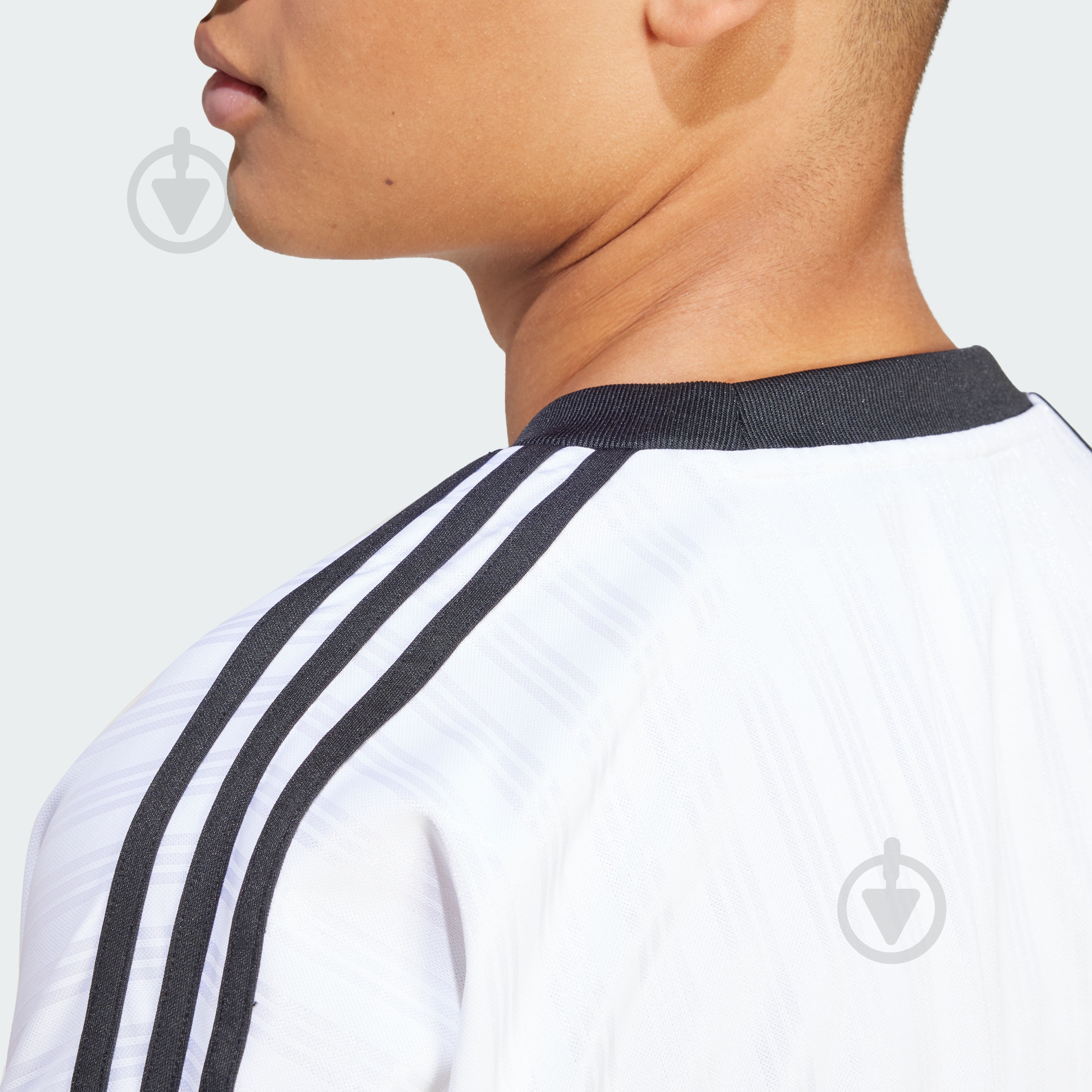 Футболка Adidas ADICOLOR POLY T IM9459 р.M белый - фото 4