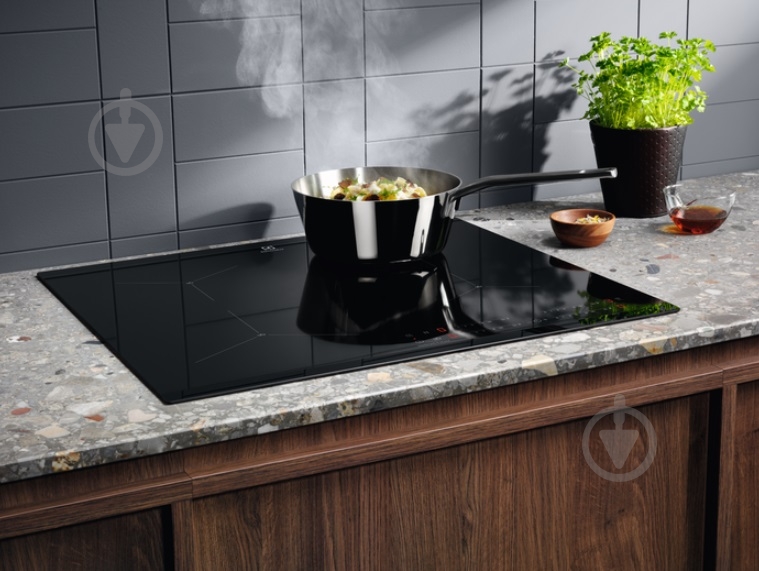 Варочная поверхность индукционная Electrolux SenseBoil EIS62443 - фото 12 Варочная поверхность индукционная Electrolux SenseBoil EIS62443 - фото 12