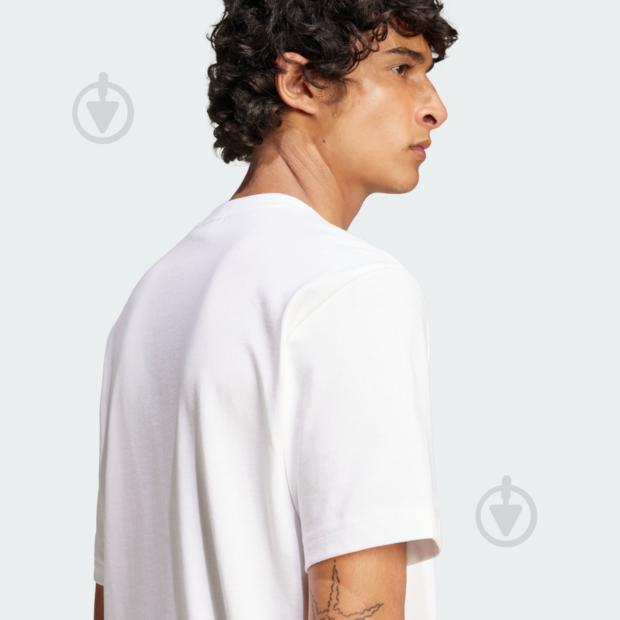 Футболка Adidas GRFX TEE JC8365 р.S белый - фото 3