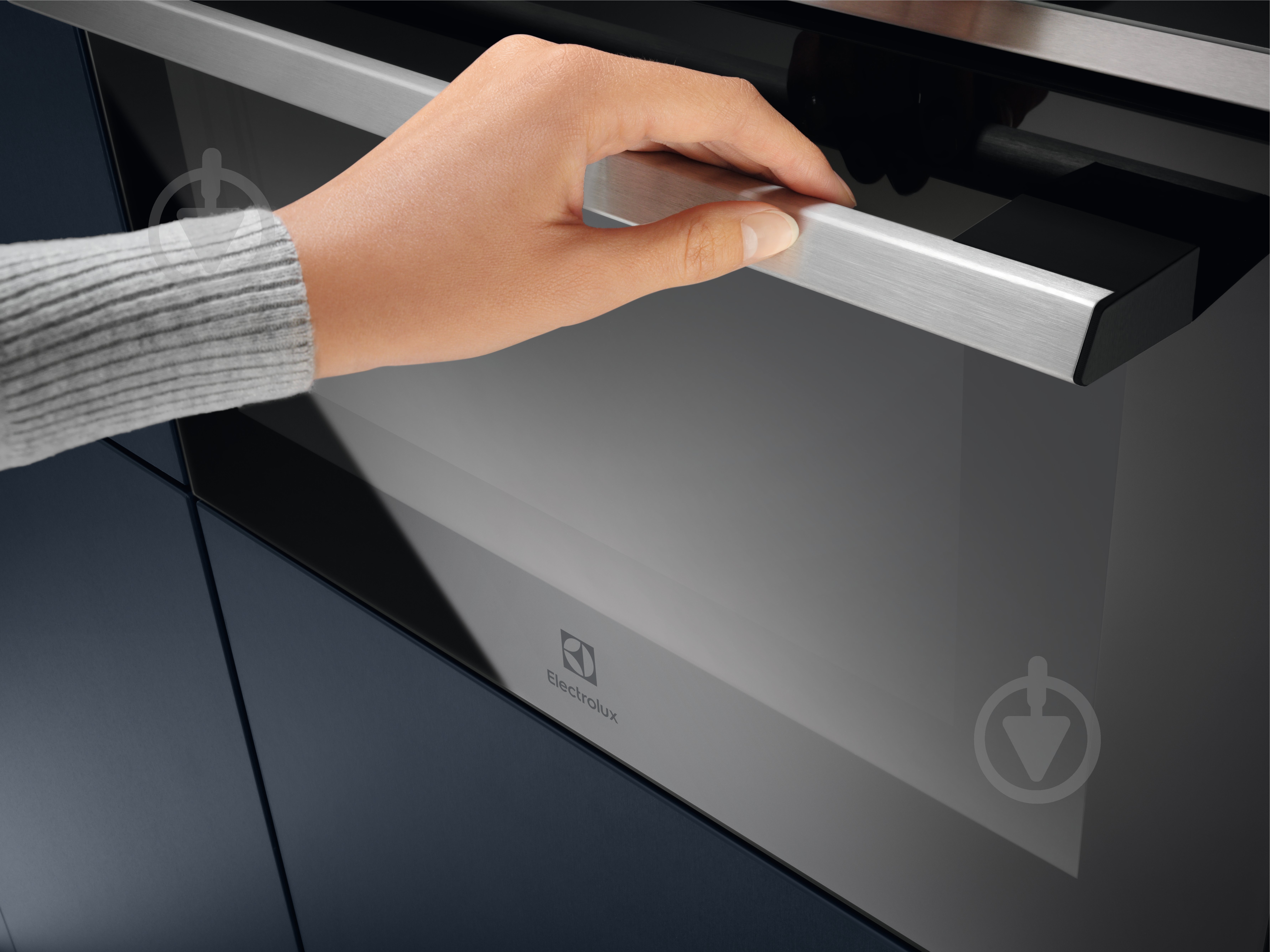 Духовой шкаф Electrolux EVM8E08X - фото 4