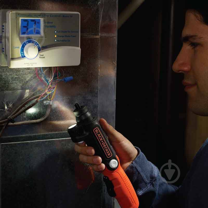 Викрутка акумуляторна Black+Decker BDCSFL20C - фото 4