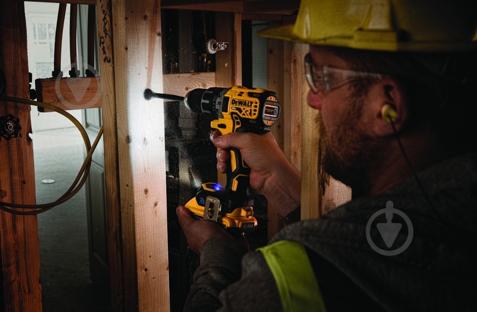 Шуруповерт аккумуляторный DeWalt DCD792P2B - фото 2