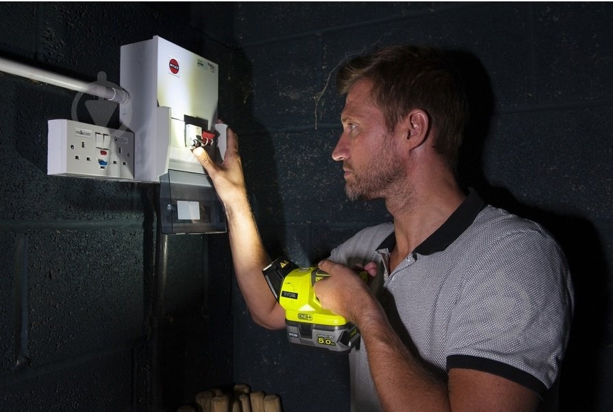 Ліхтар RYOBI ONE+ світлодіодний (без АКБ і ЗП) R18T-0 - фото 6 Ліхтар RYOBI ONE+ світлодіодний (без АКБ і ЗП) R18T-0 - фото 6