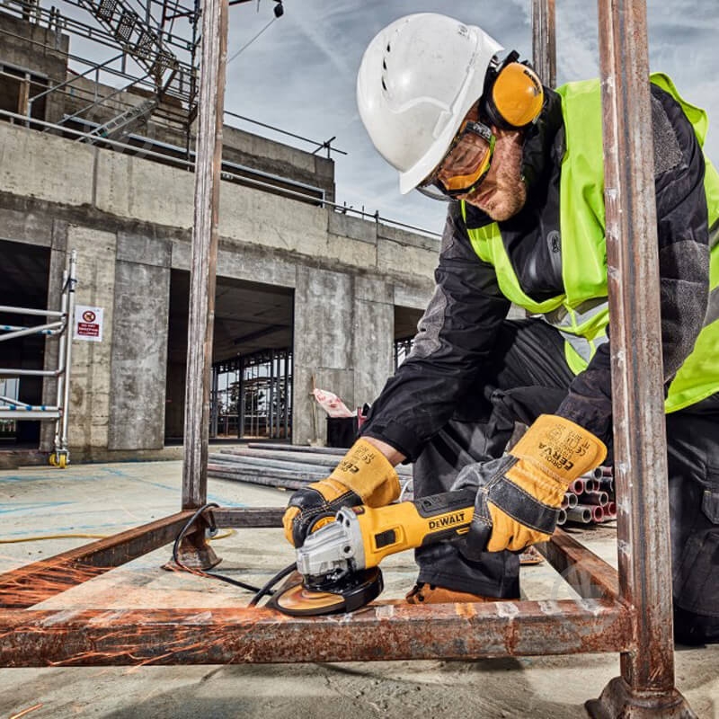 Болгарка (угловая шлифмашина) DeWalt DWE4357 - фото 2