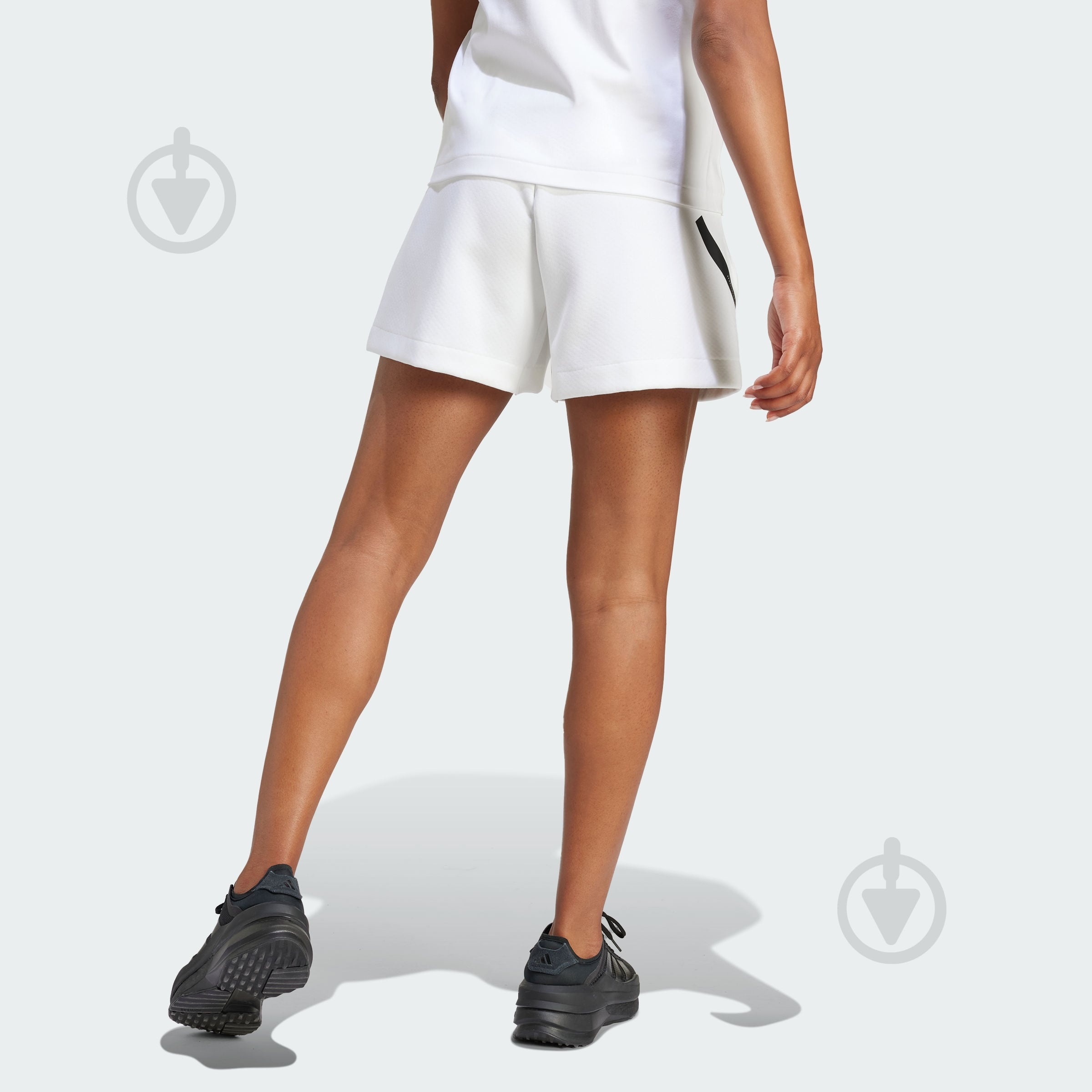 ᐉ Шорты Adidas W Z.N.E. SHORT JJ4678 р. L белый • Купить в Киеве