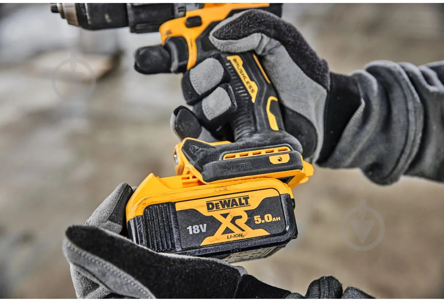 Шуруповерт ударный аккумуляторный DeWalt DCD805P2T - фото 7 Шуруповерт ударный аккумуляторный DeWalt DCD805P2T - фото 7
