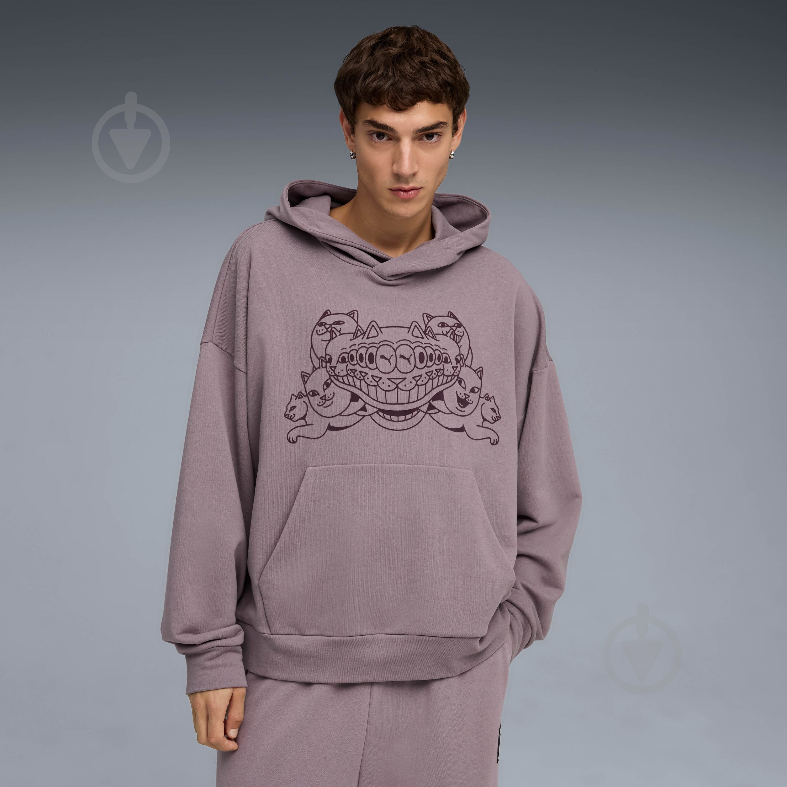 Джемпер Puma PUMA X RIPNDIP Boxy Graphic Hoodie TR 63241464 р.M серый - фото 1 Джемпер Puma PUMA X RIPNDIP Boxy Graphic Hoodie TR 63241464 р.M серый - фото 1