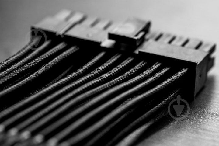 Блок питания Asus ROG-THOR-1200P 1200 Вт - фото 7 Блок питания Asus ROG-THOR-1200P 1200 Вт - фото 7