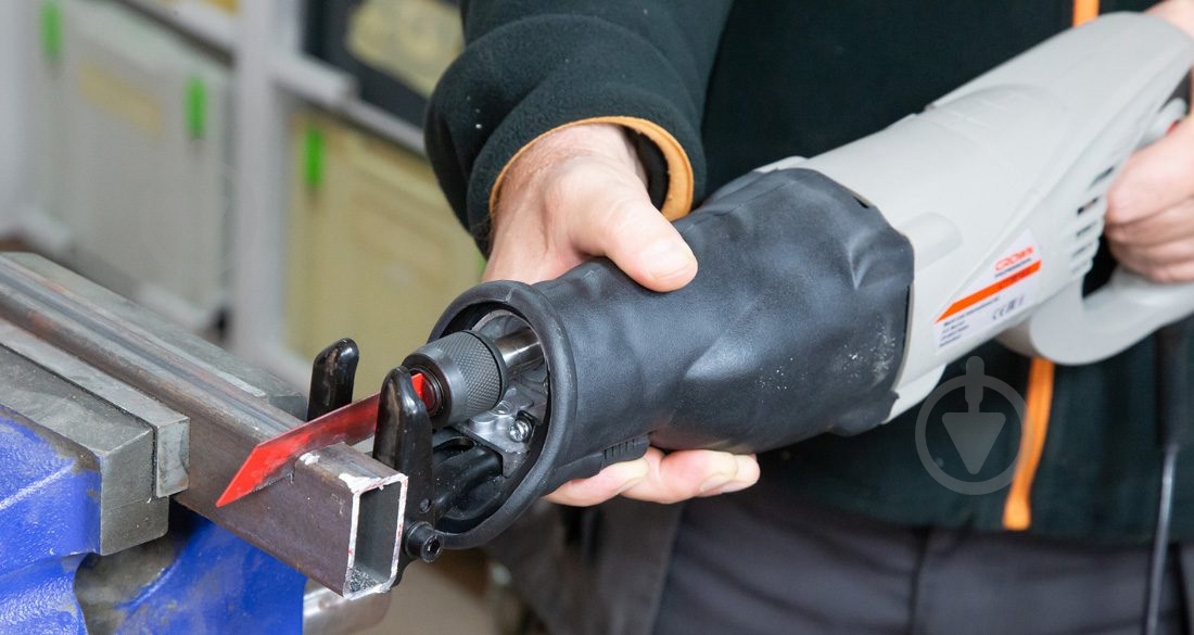 Пила сабельная Crown CT15133 - фото 2