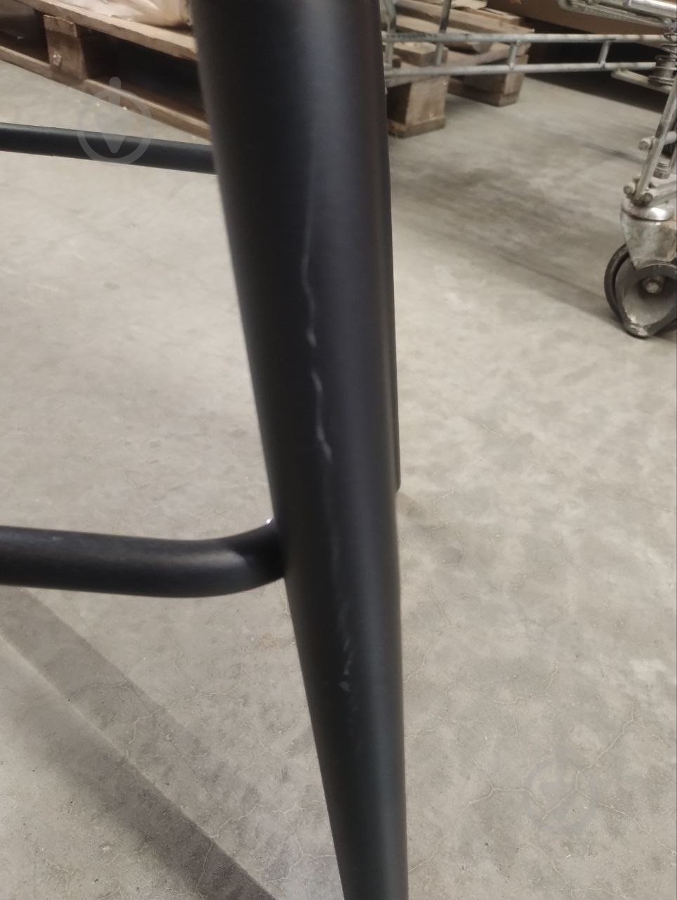 УЦЕНКА! Стул барный Nowy Styl FORM HN HOKER BLACK (BOX-2) SQR (CH) PUMA-01 бежевый (УЦ №2556) - фото 5 УЦЕНКА! Стул барный Nowy Styl FORM HN HOKER BLACK (BOX-2) SQR (CH) PUMA-01 бежевый (УЦ №2556) - фото 5