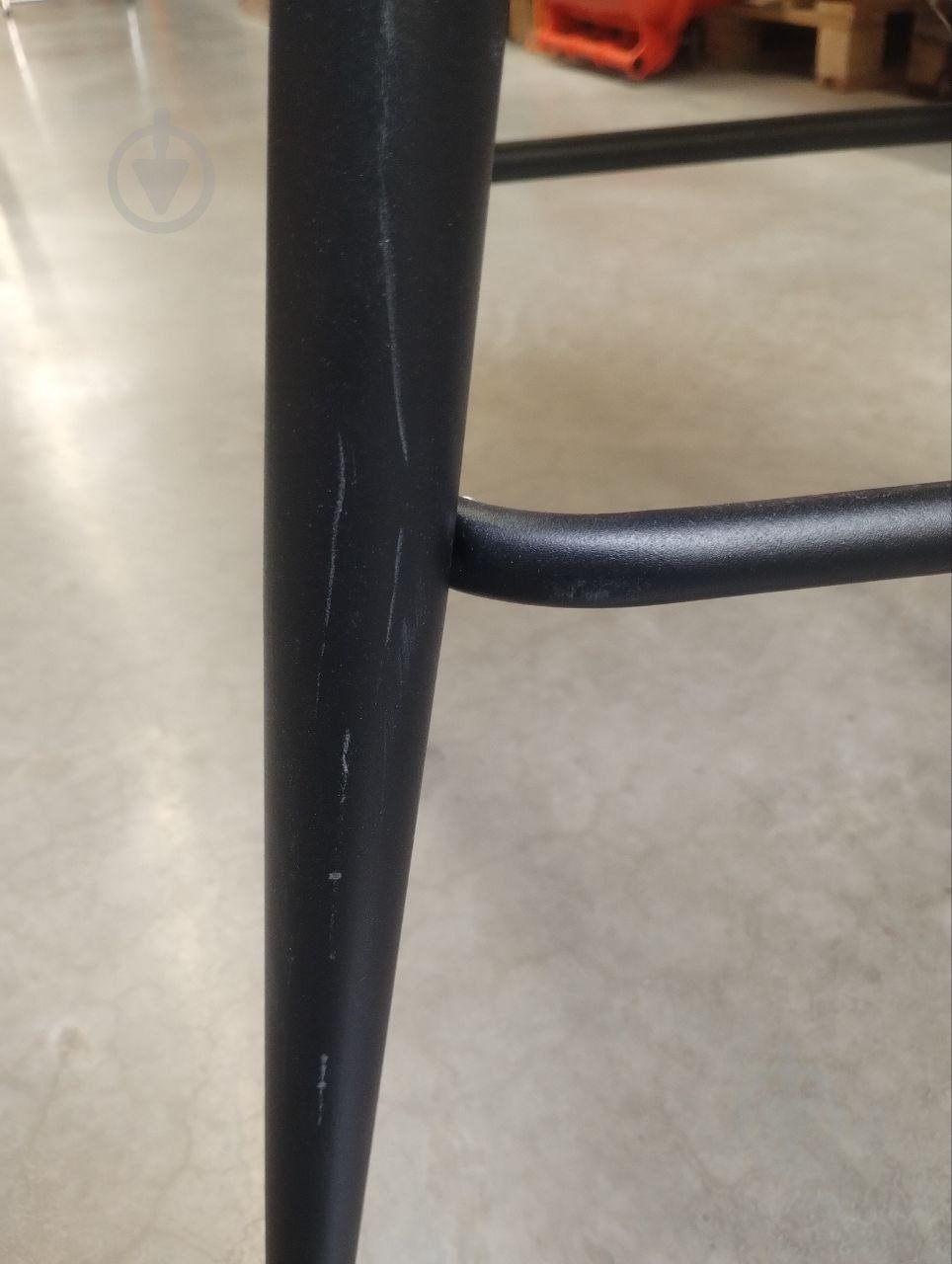 УЦЕНКА! Стул барный Nowy Styl FORM HN HOKER BLACK (BOX-2) SQR (CH) PUMA-01 бежевый (УЦ №2556) - фото 7 УЦЕНКА! Стул барный Nowy Styl FORM HN HOKER BLACK (BOX-2) SQR (CH) PUMA-01 бежевый (УЦ №2556) - фото 7