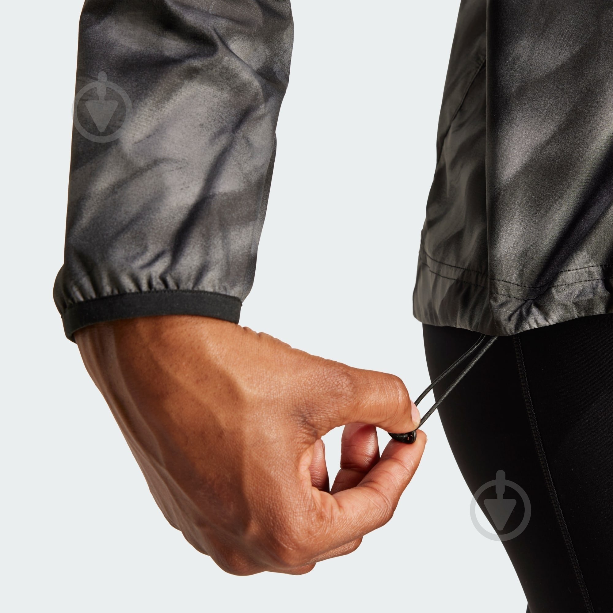 Куртка жіноча демісезонна Adidas Otr Aop Jkt W JL8701 р.XS чорна - фото 4 Куртка жіноча демісезонна Adidas Otr Aop Jkt W JL8701 р.XS чорна - фото 4