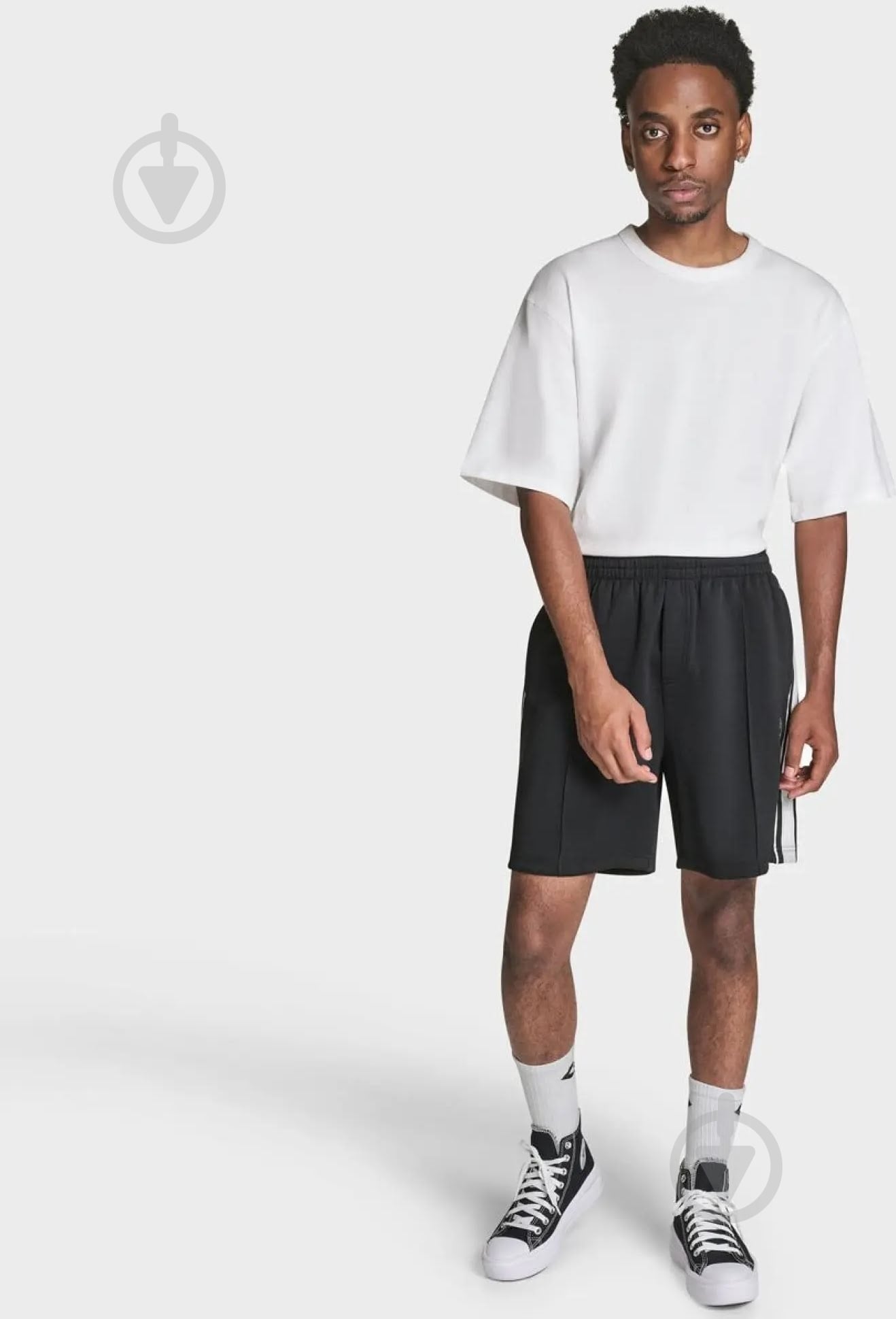 Шорты Converse CHUCK TRACK SHORT CVM6B011-BLK р. M черный - фото 4 Шорты Converse CHUCK TRACK SHORT CVM6B011-BLK р. M черный - фото 4