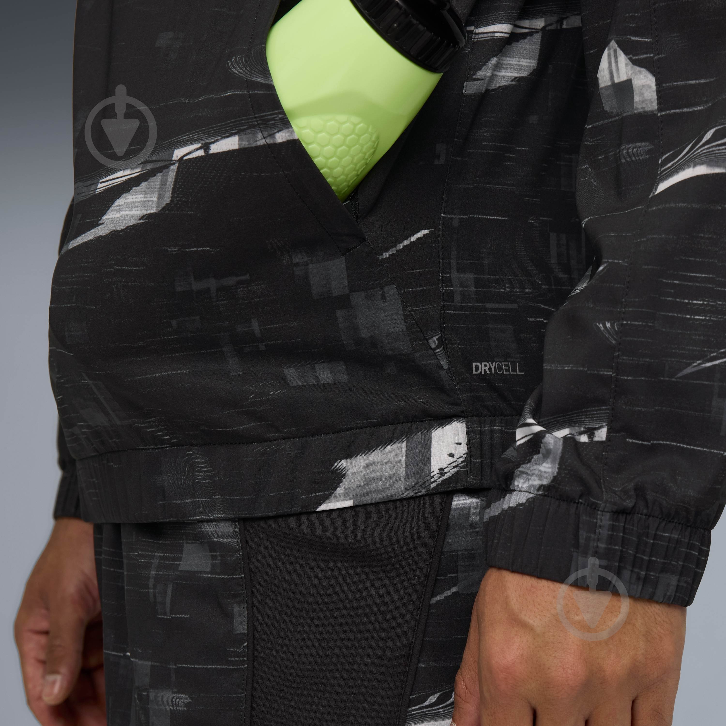 Ветровка мужская Puma M RUN VELOCITY AOP JACKET 52785001 р.S черная - фото 4 Ветровка мужская Puma M RUN VELOCITY AOP JACKET 52785001 р.S черная - фото 4